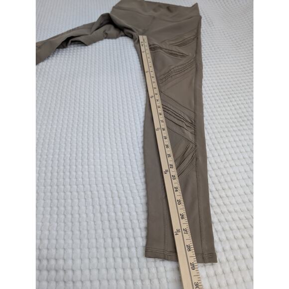 Alo Yoga Ultimate High-Waist Legging in Gravel - Picture 10 of 11